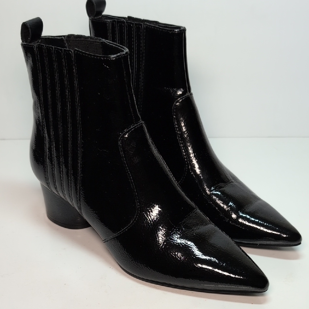 Kendall and Kylie Laila glossy patent leather ankle bootie boots women's size 7